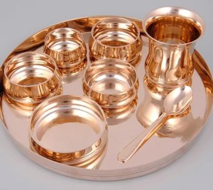 Service de table en laiton, assiettes en porcelaine, vaisselle pour la maison et service de table personnalisé, et service de table pour mariage royal - Product Image 1