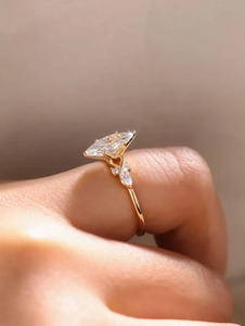 Anillo de compromiso con diamante talla marquesa, conjunto de anillos de boda en forma de V para mujer, anillo nupcial minimalista con diamantes en forma de hoja, joyería personalizada - Product Image 5