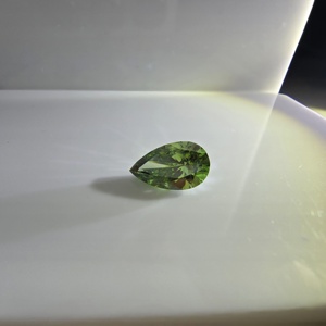 Diamante cultivado en laboratorio de 1 quilate con corte en pera, color verde intenso, certificado por IGI, VS1, diamantes sueltos para la fabricación de joyas. - Product Image 3