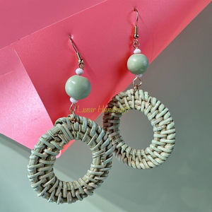 Boucles d'oreilles de mode nouveau style vintage en gros Matériau en rotin naturel fabriqué au Vietnam - Product Image 4