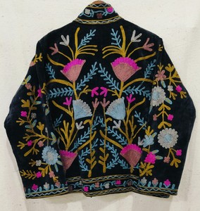 Hand Embroidered <b>Velvet</b> <b>Jacket</b> Mandarin Collar Full Sleeve Floral Pattern Winter Women's Coat - Product Image 4