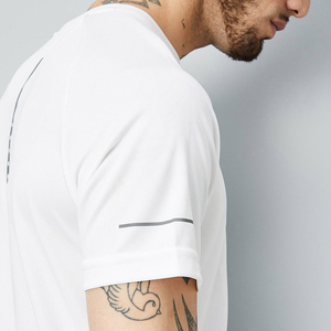 Camisetas de hombre de alta calidad, 180 gramos, lisas, transpirables, de secado rápido, cuello redondo suave, anti-pilling, corte regular. - Product Image 5