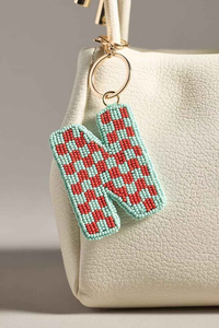 Llavero con letra N a cuadros en coral menta, personalizado con bordado de cuentas, anillo de metal dorado, colgante para bolso, regalo de joyería, diseño artesanal de moda - Product Image 2