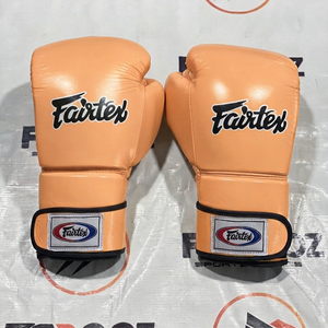 ถุงมือคิกบ็อกซิ่งสำหรับฝึกซ้อมและแข่งขัน Fairtex หนังวัวแท้ ปิดแบบตีนตุ๊กแก ผลิตตามสั่งเฉพาะบุคคล - Product Image 6