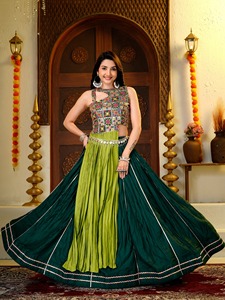 Conjunto de Lehenga Choli Plisado de Dos Tonos, Estampado, en Georgette, Traje Étnico para Bodas, Fiestas y Bailes - Product Image 1