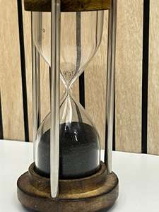 Reloj de arena de madera de 6'' con arena negra |   Reloj de Arena Decorativo Rústico para Mesa - Product Image 2