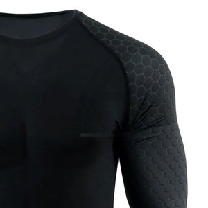 Último Diseño de Camiseta Deportiva Rash Guard para Hombre, Camiseta Rash Guard de Precio Económico y Alta Venta con Logotipo Personalizado, Hecha en Pakistán - Product Image 5