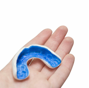 Protège-dents de boxe personnalisés avec logo, en nylon, pour une utilisation sécurisée et protectrice lors des combats de MMA - Product Image 4