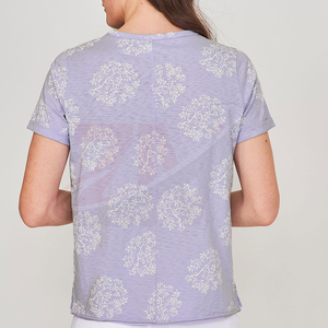 Camiseta de Manga Corta con Cuello Redondo y Estampado Floral Lavanda para Mujer, Corte Regular, Algodón Tejido, Casual, Venta al Por Mayor, Logotipo de Marca Personalizado - Product Image 3
