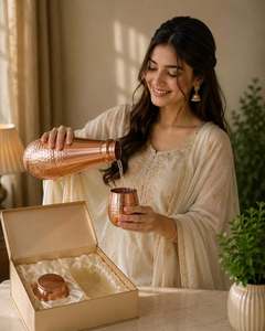 Ensemble carafe à eau en cuivre artisanal avec deux verres assortis – Vaisselle élégante pour servir à la table, idéal pour la maison, la cuisine et la salle à manger - Product Image 2