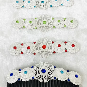 Peigne à cheveux MOLL JEWELLERS vintage plaqué or, fait main, écologique, étanche, élégant, en alliage, avec mini pierres rouges et fleur - Product Image 1