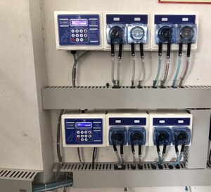 Bomba Dosificadora de Productos Químicos para Lavandería CL Professional de 920 mm con Alimentación de 100-240 VCA y 1 Año de Garantía - Product Image 5