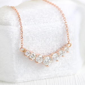 Collar de barra con diamantes cultivados en laboratorio de oro rosa graduado - Product Image 5