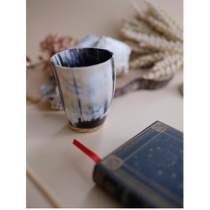 Mug à boire en corne naturelle très demandé pour hommes et femmes, unique, fait main, traditionnel, disponible en gros - Product Image 1