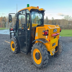 Manipulador telescópico JCB 514 40 confiable, diseñado para ofrecer un rendimiento consistente en sitios de trabajo con una construcción robusta. - Product Image 4