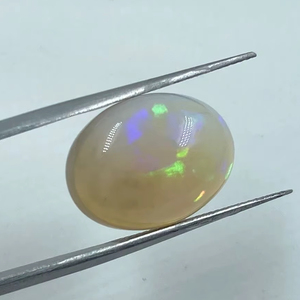 Opale d'Éthiopie beige naturelle, pierre brute transparente, forme ovale naturelle, 10,50 carats - Product Image 1