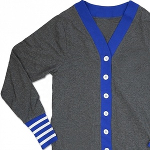 Suéter de algodón personalizado al por mayor con logotipo de letras en jacquard, suéter cómodo para mujer, cárdigan largo de punto para mujer, color gris carbón zeta - Product Image 3