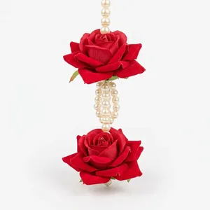 Décoration murale florale avec pompons perlés et roses rouges pour la décoration de mariage, décoration romantique pour salon intérieur - Product Image 3