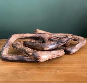 Escultura de Cadena de Eslabones de Madera Aqdus Saleem, Pulida y Pintada en Marrón, Decoración Geométrica Moderna para Mesa o Pared, Decoración para Sala de Estar y Hogar - Product Image 3
