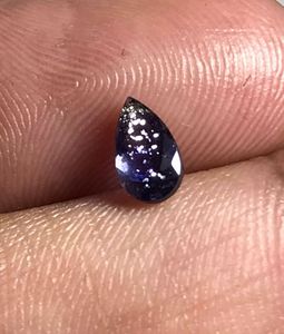 Iolite bleue magnifique et éclatante, pierre de soleil taille poire. - Product Image 1