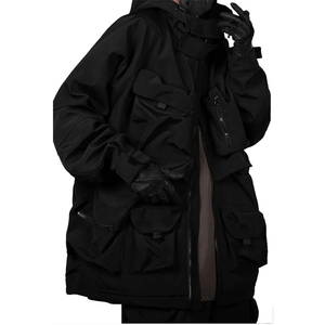 Veste technique pour homme au style moderne et à la structure légère, veste technique pour homme avec un design inspiré de l'industrie. - Product Image 2