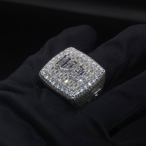 Bague de fiançailles de luxe pour homme en moissanite, très demandée, bijou étincelant pour occasions spéciales, en promotion - Product Image 3