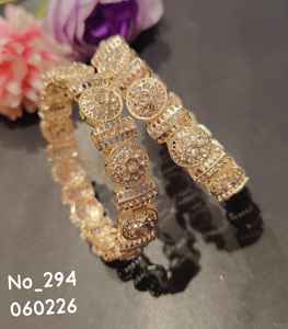 Juego de Brazaletes Versátiles de Estilo Étnico Retro con Textura Geométrica de Aleación de Cobre para Mujer, Diseño Colorido y Moderno con Engaste de Bisel KVM - Product Image 3