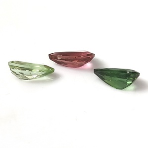 Ensemble de 3 pierres précieuses de tourmaline naturelle multicolore du Mozambique de 4,60 carats, coupes poire assorties, 6x10 mm, calibrées - Product Image 3