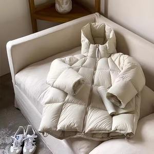 Vestes matelassées sur mesure pour femmes, veste matelassée à bulles pour l'hiver, veste matelassée de haute qualité pour femmes - Product Image 3