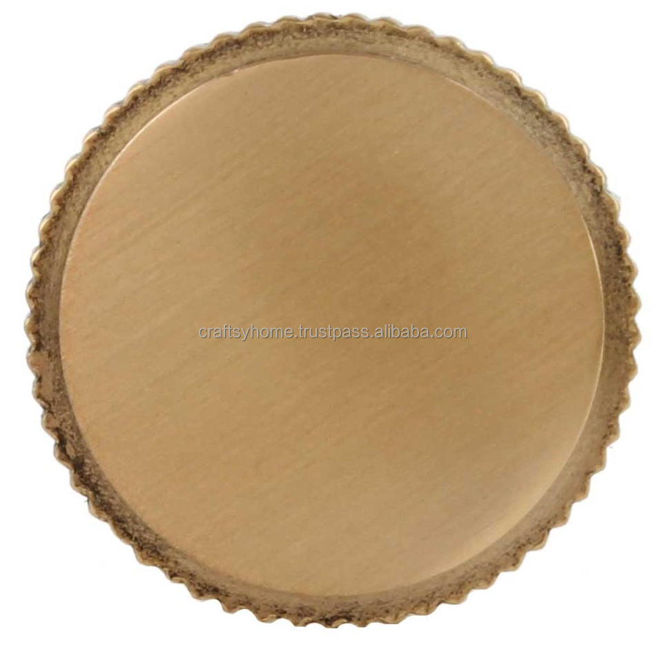 มีสีให้เลือก