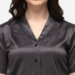 ชุดนอนผู้หญิงแบบเซ็ต กางเกงขายาวมีกระเป๋า ติดกระดุม ชุดนอนระบายอากาศดี พิมพ์ลายตัวอักษร สายเดี่ยวแบบสปาเก็ตตี้ สั่งทำได้ - Product Image 4