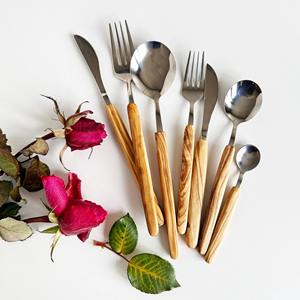 Ensemble de couverts élégants en métal avec manche en bois, couverts en acier inoxydable, cuillère, fourchette, couteau, vaisselle de cuisine, finition premium - Product Image 6