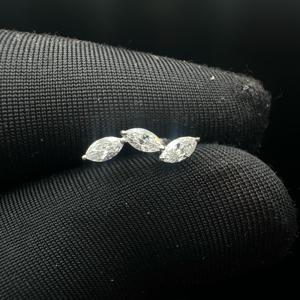 Pendiente de hoja con diamante marquesa en oro de 14K para perforaciones en hélice y cartílago - Product Image 4