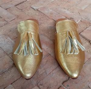 Babuchas de cuero dorado para mujer, babuchas marroquíes de cuero genuino - Product Image 1
