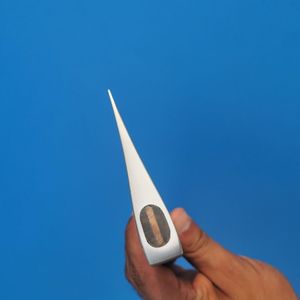 Hache forgée à la main en acier D2, outil de camping extérieur personnalisé de haute qualité avec tête d'hache en damas et manche en bois pour la coupe - Product Image 3