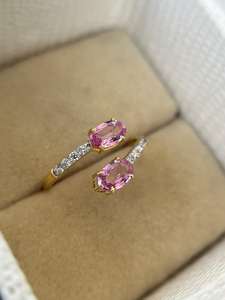 Anillo de Dos Piedras de Zafiro Rosa, Anillo de Compromiso, Boda o Aniversario de Plata de Ley 925 con Baño de Oro de 14K - Product Image 6