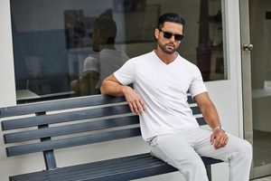 Camiseta Casual de Manga Corta con Cuello en V para Hombre, Tela de Algodón Suave, Ligera, Transpirable, Ecológica, de Secado Rápido, Corte Ajustado, para Verano - Product Image 2