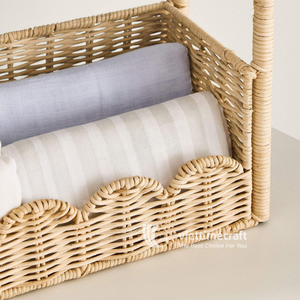 Étagère de rangement en rotin écologique à 2 niveaux avec détails festonnés, style vintage, organisateur multifonction et étagère pour chambre d'enfant - Product Image 2