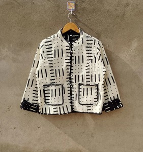 Handmade <b>Reversible</b> Quilted Winter <b>Coat</b> with Floral Pattern Silk Lining V-neck Collar-Manufacturer & Wholesaler - Product Image 4