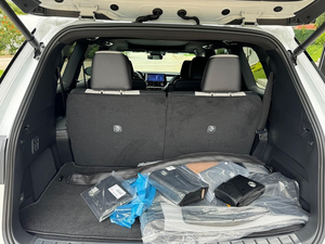 SUV hybride intermédiaire performant de type F Sport, modèle TX 500h 2024, d'occasion - Product Image 6