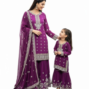 Colección Ssumaira, Colección Eid, Nueva Llegada, Hermosa Colección Madre e Hija, Chiffon con trabajo hecho a mano en la camisa y el gharara. - Product Image 1