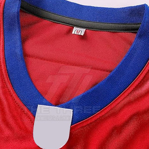เสื้อฟุตบอลอเมริกันผลิตในปากีสถาน ผ้าโพลีเอสเตอร์ 100% พิมพ์ลายได้ตามต้องการ กระชับพอดีตัว ให้การเคลื่อนไหวได้อย่างอิสระสูงสุด - Product Image 3