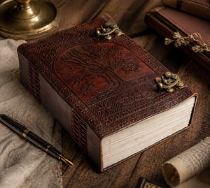 Carnets en cuir vintage Celtic Tree Life, reliure cousue, avec papier à bords festonnés vintage, journaux et agendas, carnet de croquis - Product Image 1