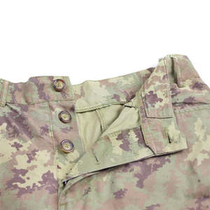 Pantalon tactique en toile imperméable à taille haute pour homme, style italien, avec options de motifs multiples pour la randonnée et le camping en plein air - Product Image 4