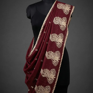 Écharpe Dubaï en voile de polycoton respirant, mélange de couleurs AHE, ornée de strass dorés et de motifs floraux, idéale pour le quotidien (vente en gros) - Product Image 1