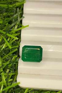 ESMERALDA NATURAL DE 8X10MM CON CORTES DE OCHO ÁNGULOS. HERMOSA ESMERALDA PARA JOYERÍA. - Product Image 2