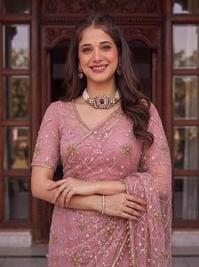 Sari indien traditionnel ethnique de créateur pour mariage, avec broderie en résille lourde et travail de sequins, pour femme, coupe tendance - Product Image 2