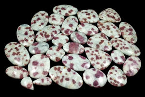 Vente en gros de pierres de quartz tourmaline rose naturelles, cabochon, pierre de guérison, cristal pour la fabrication de bijoux en argent - Product Image 2