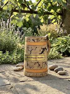 Jarra de Cerveza Hecha a Mano de Madera de Acacia Alemana - 20oz, Estilo Americano Moderno de Lujo, con Tapa Abatible, Reutilizable, Portátil, Regalos Empresariales - Product Image 2