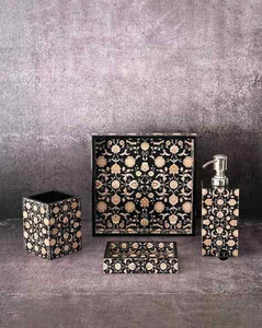 Ensemble d'accessoires de salle de bain rectangulaires de luxe en résine MDF, imperméables et écologiques, quatre pièces, avec plateau et porte-savon, couleur personnalisable, fin - Product Image 6